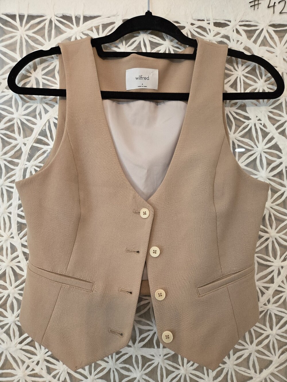 Wilfred Aritzia Tan Tailored Vest Size 4 – Tailored Minimalist Layer, Like New
